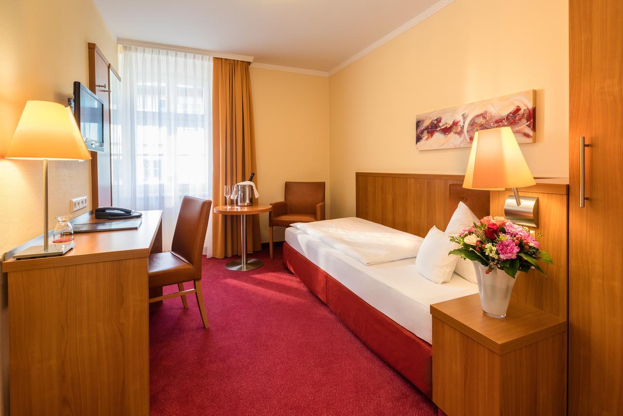 Hotel Vis A Vis Линдау Экстерьер фото