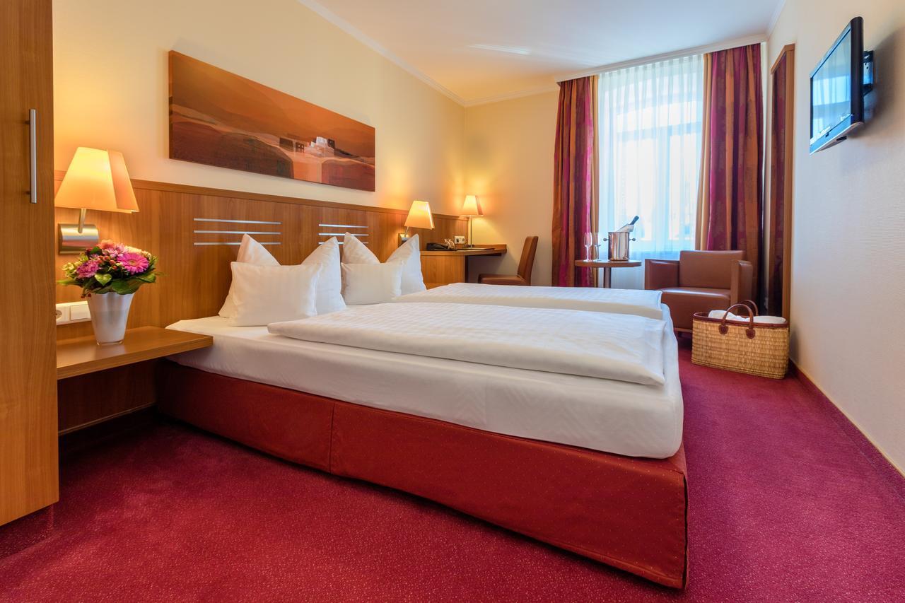 Hotel Vis A Vis Линдау Экстерьер фото