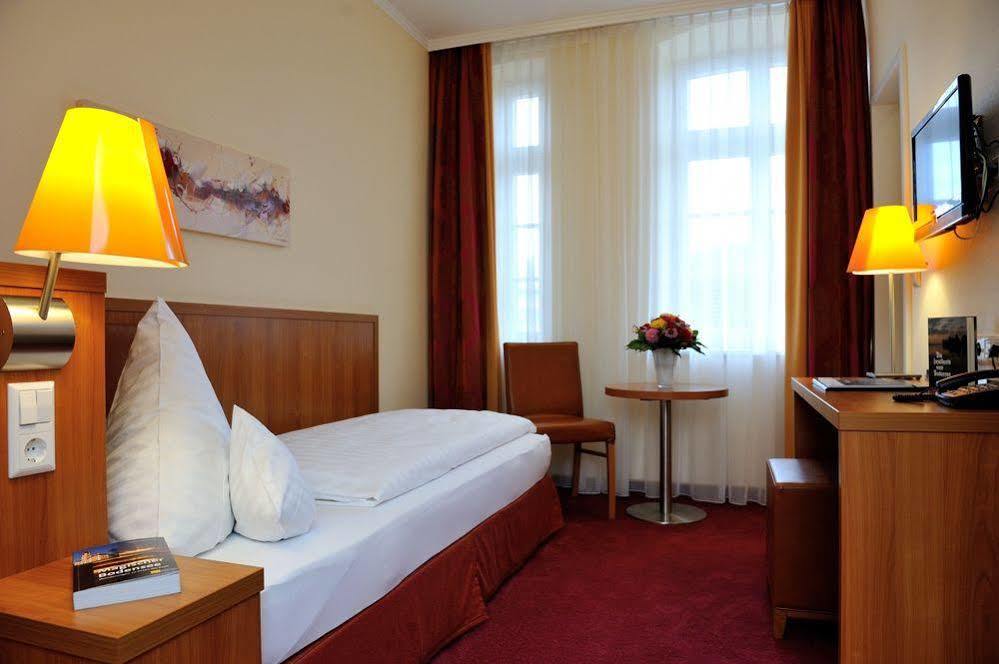Hotel Vis A Vis Линдау Экстерьер фото