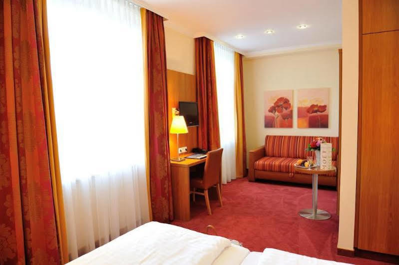 Hotel Vis A Vis Линдау Экстерьер фото