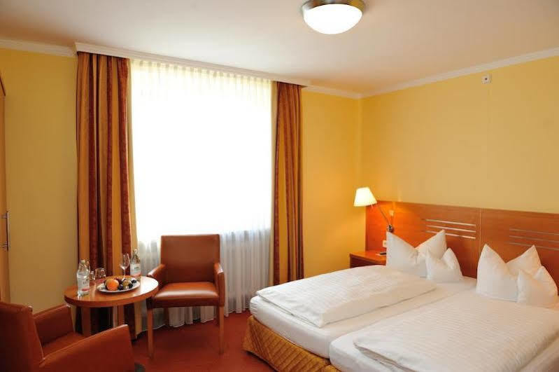 Hotel Vis A Vis Линдау Экстерьер фото