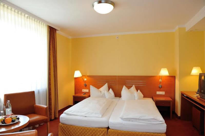 Hotel Vis A Vis Линдау Экстерьер фото
