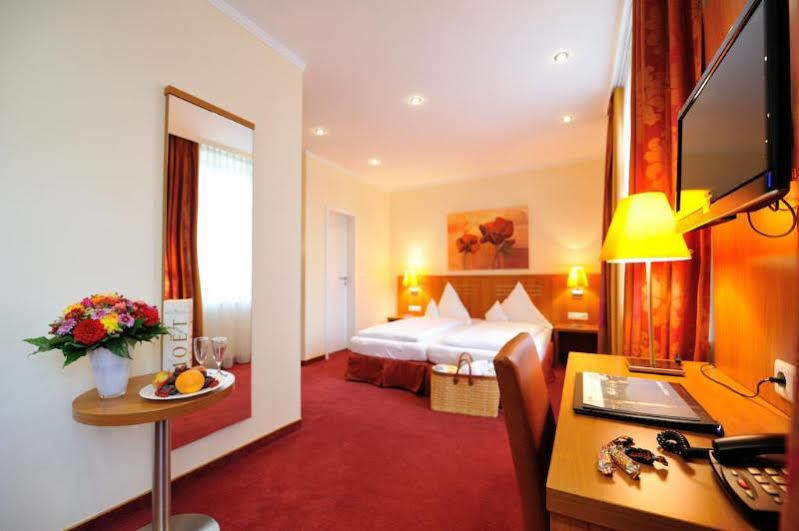 Hotel Vis A Vis Линдау Экстерьер фото