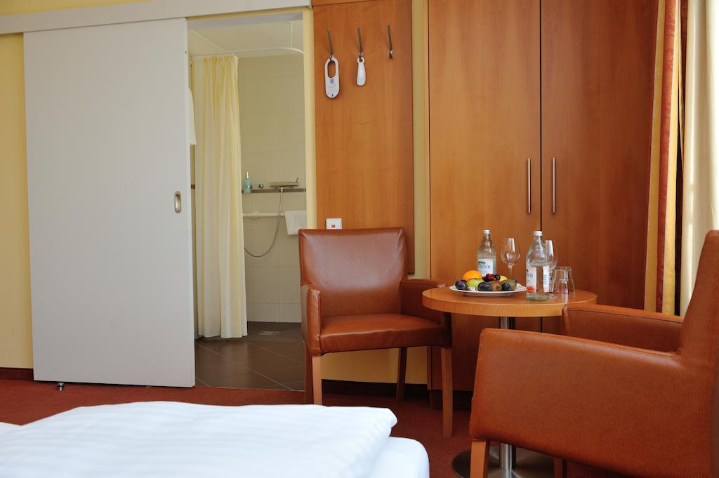 Hotel Vis A Vis Линдау Экстерьер фото
